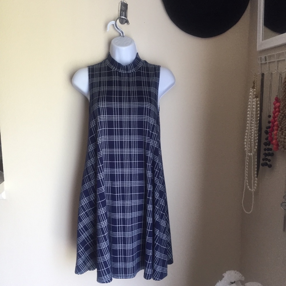 💕Like new! Navy plaid mock shift sun dress sz M💕